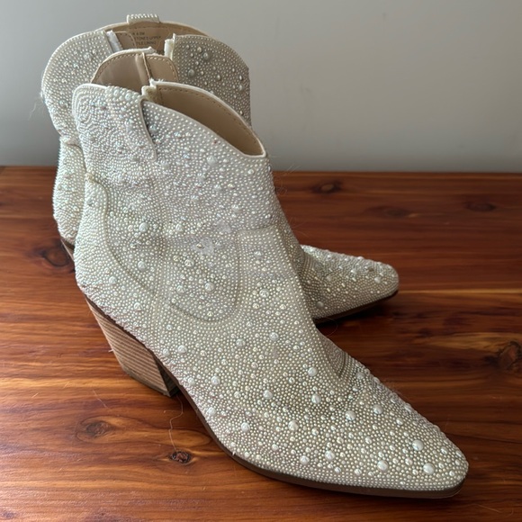 BetseyJohnson Diva Bridal Cowboy Boots - Picture 1 of 6